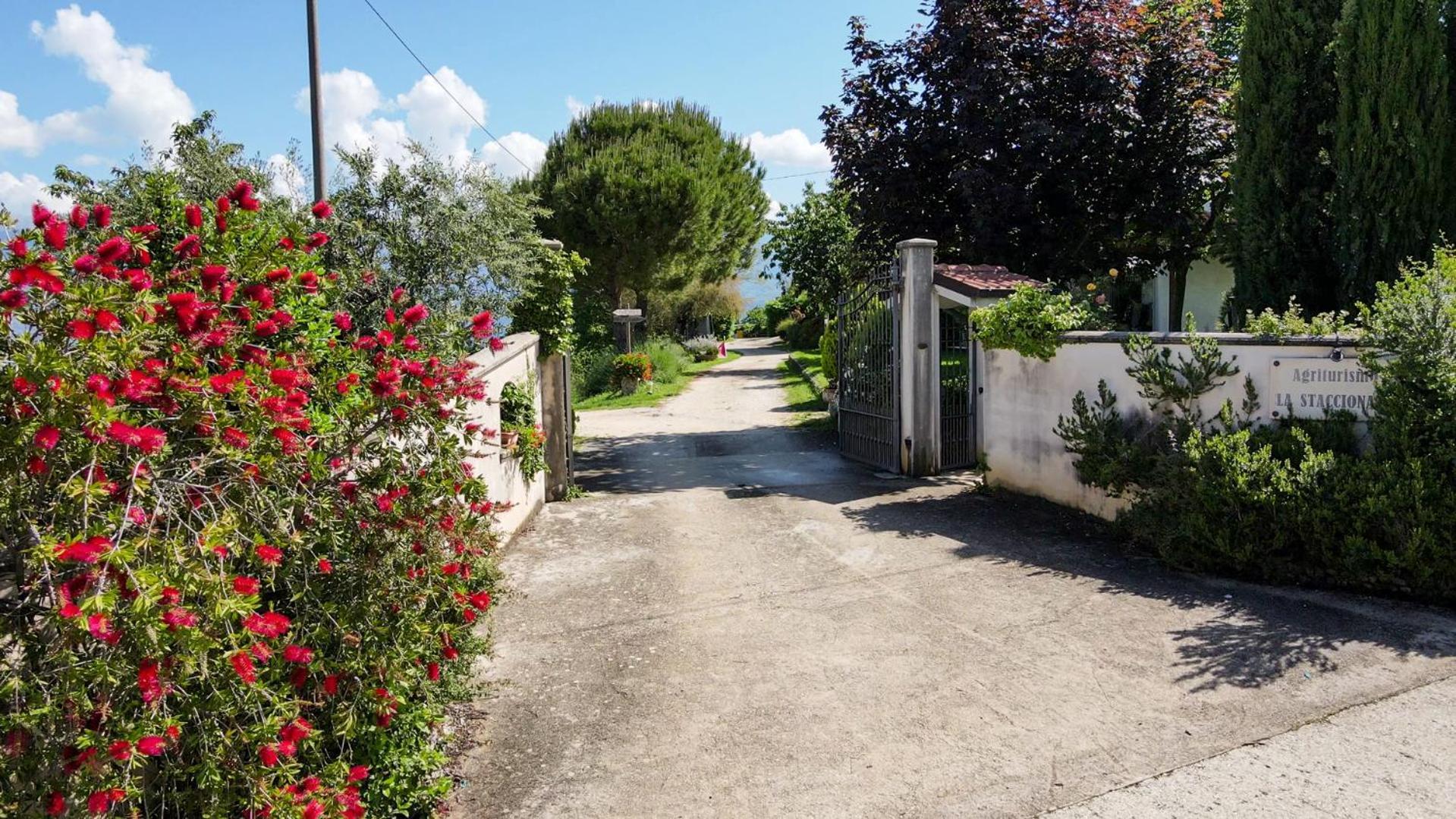 La Staccionata Villa Arpino ภายนอก รูปภาพ